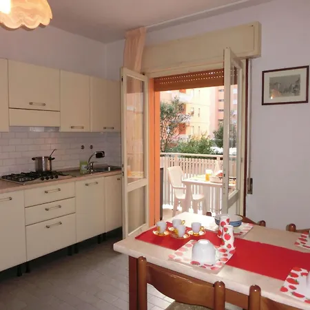 Delightful Two-room Flat Next To The Appartamento *