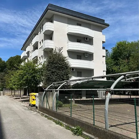 Delightful Two-room Flat Next To The Appartamento *